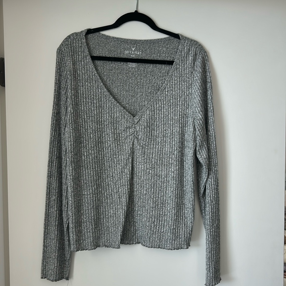 American Eagle soft and sexy long sleeve v neck shirt